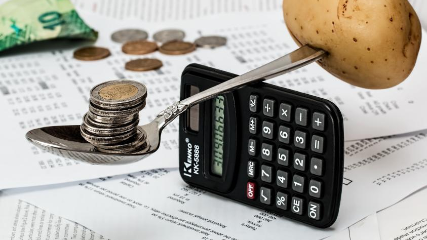 Inflation of currencies and cryptocurrencies